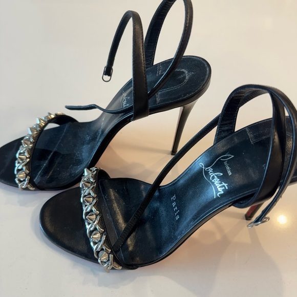 CHRISTIAN LOUBOUTIN
Nappa Spike Loubigirl Chain
100 Sandals 38.5 - Picture 10 of 13